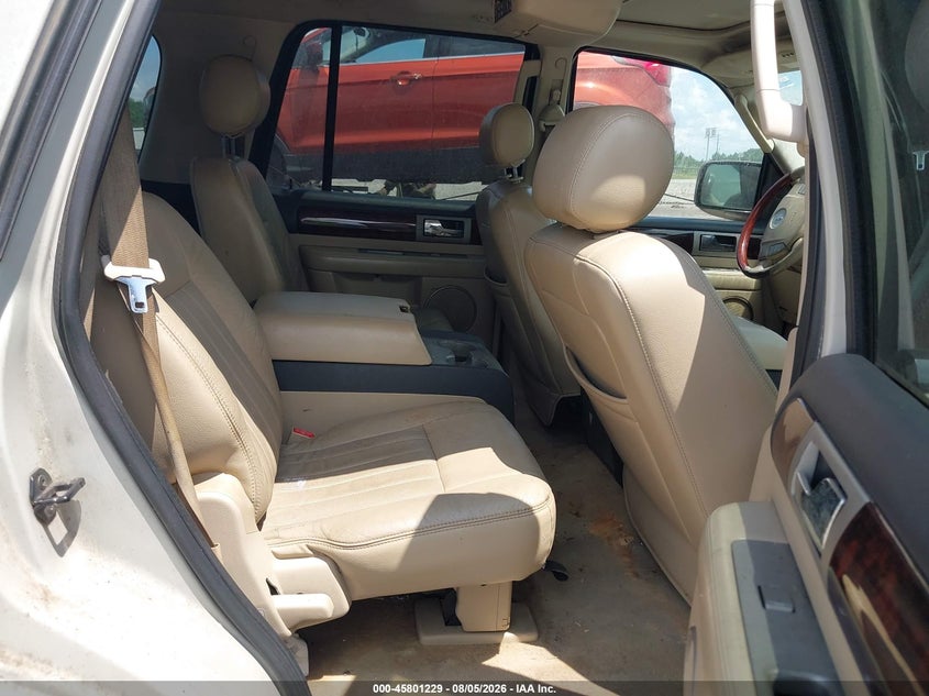 2005 LINCOLN NAVIGATOR auction photo 8