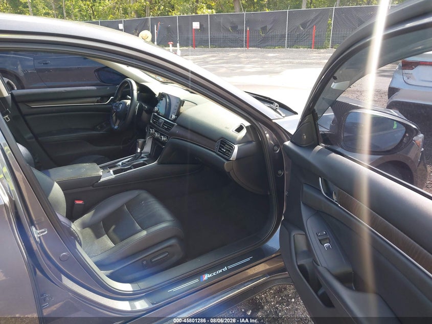 2018 HONDA ACCORD auction photo 5