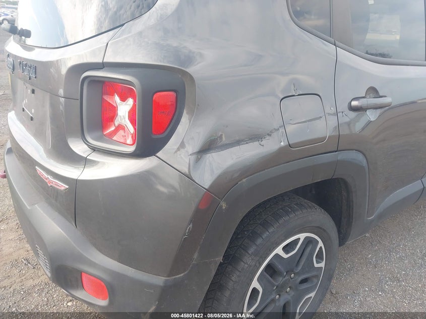 2017 JEEP RENEGADE auction photo 6