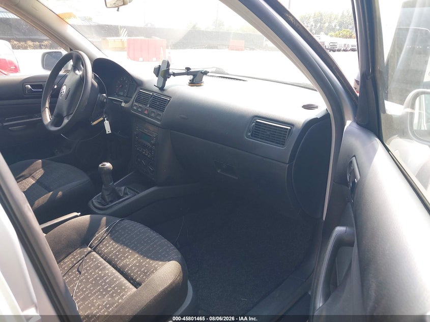 2003 VOLKSWAGEN GOLF auction photo 5