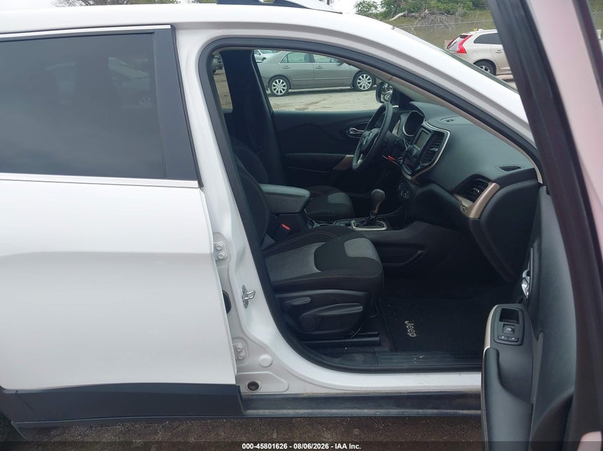 2018 JEEP CHEROKEE auction photo 5
