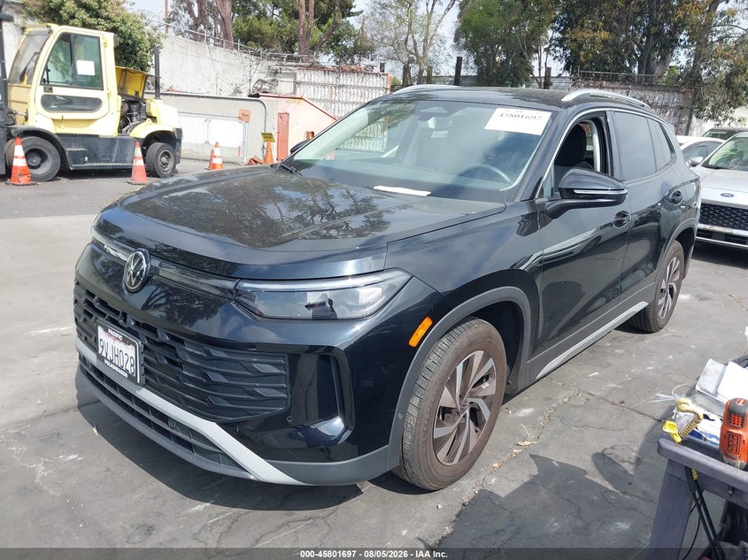2025 Volkswagen Tiguan 2.0T S, Right Side, IAAI, VIN 3VVCR7RM1SM004190 — photo 2