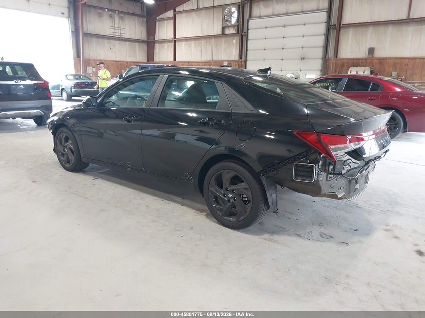 2026 HYUNDAI ELANTRA auction photo 3