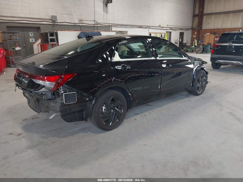 2026 HYUNDAI ELANTRA auction photo 4