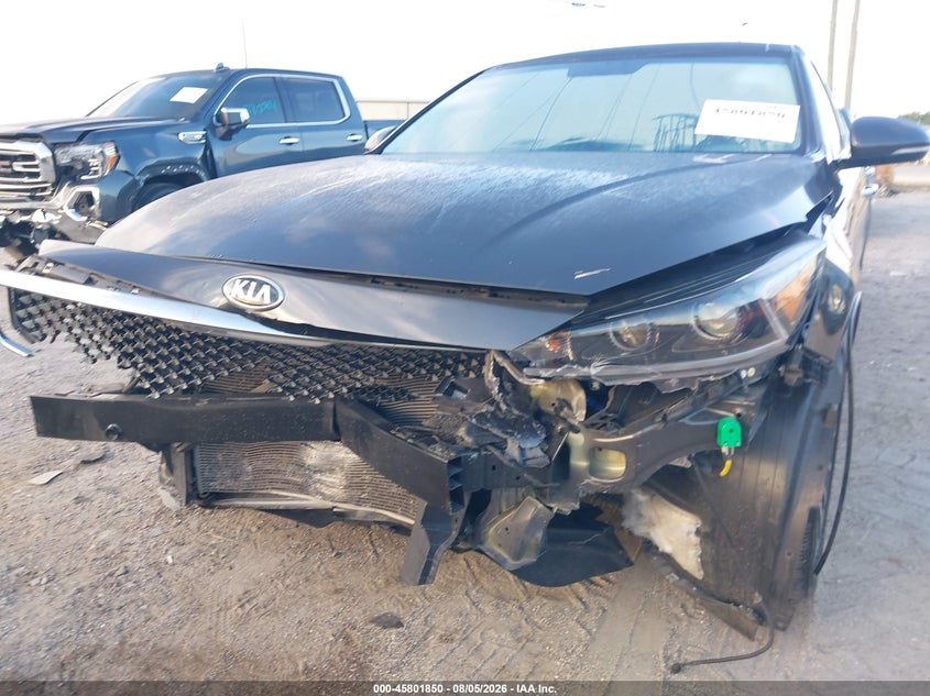 2017 KIA CADENZA auction photo 6