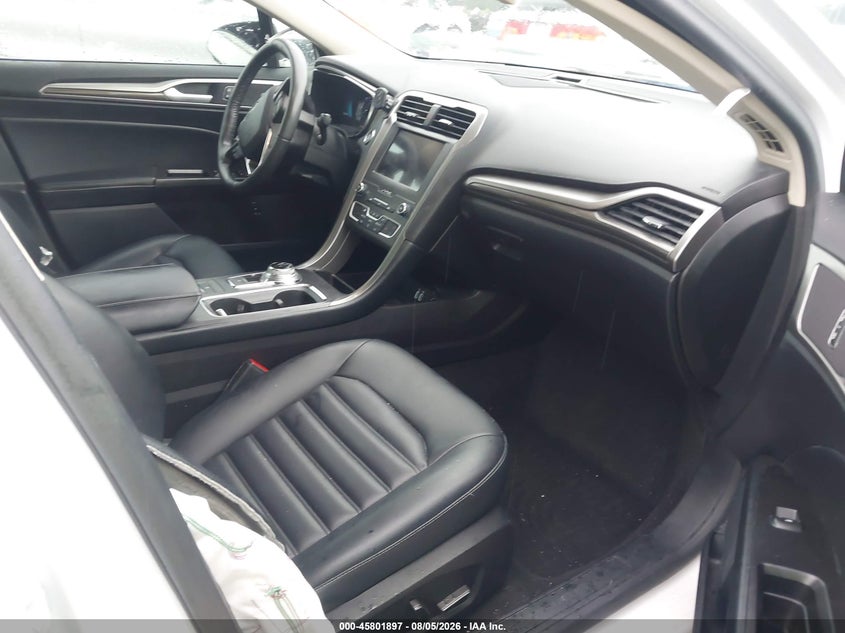 2020 FORD FUSION auction photo 5