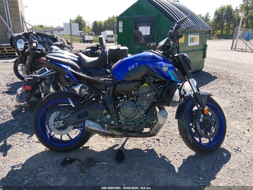 YAMAHA MT07 2024