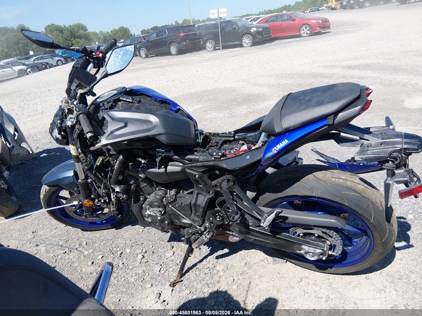YAMAHA MT07 2024