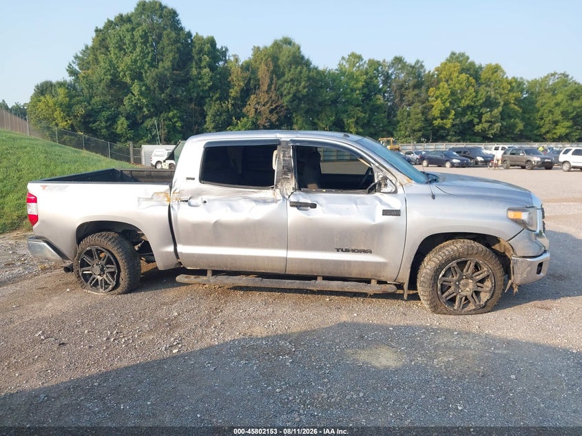 TOYOTA TUNDRA - zdjęcie 13