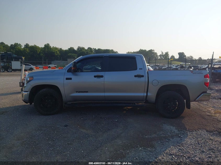 TOYOTA TUNDRA - zdjęcie 14