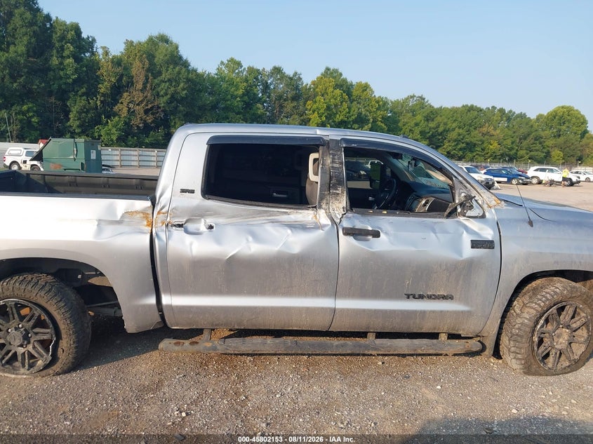 TOYOTA TUNDRA - zdjęcie 6