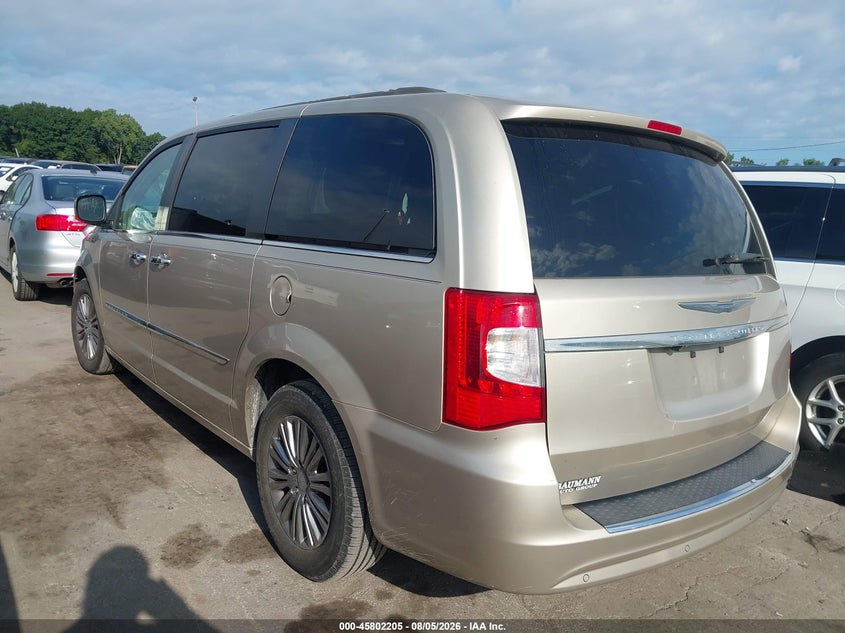 2014 CHRYSLER TOWN & COUNTRY auction photo 3