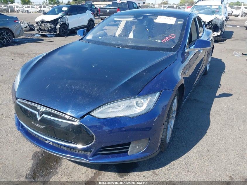 2015 Tesla Model S, Удар ззаду, IAAI, VIN 5YJSA1H24FF095318 — фото 2