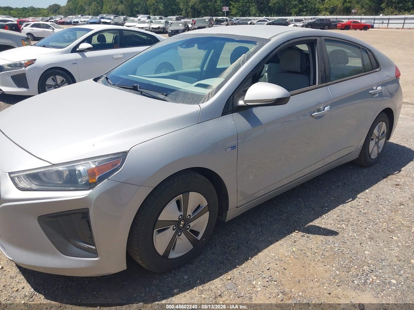 2020 HYUNDAI IONIQ HYBRID auction photo 2
