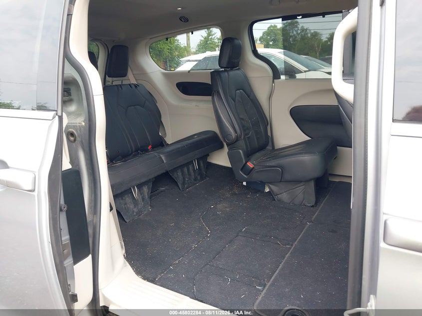 2018 CHRYSLER PACIFICA auction photo 8