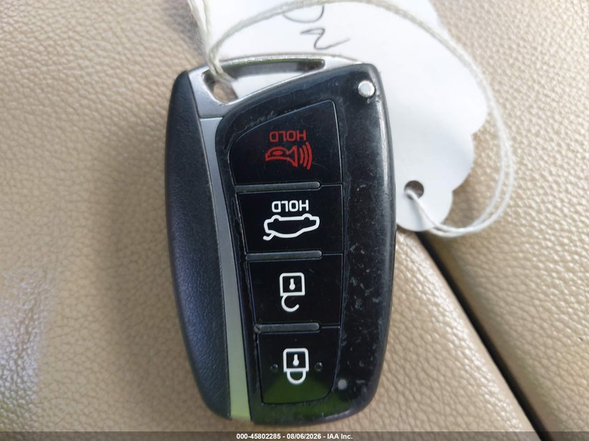 HYUNDAI GENESIS 2016 VIN KMHGN4JE1GU120521