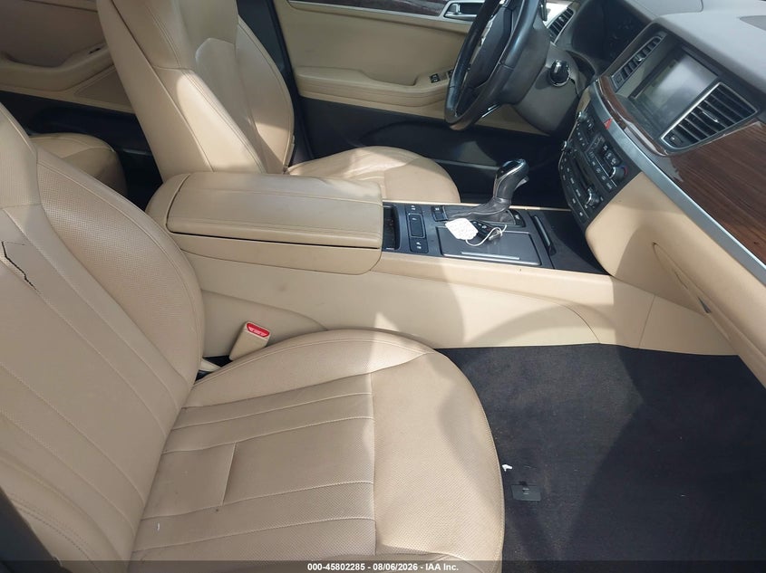 HYUNDAI GENESIS 2016 VIN KMHGN4JE1GU120521