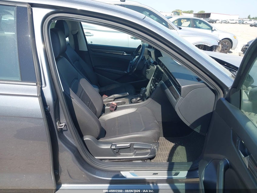 2020 VOLKSWAGEN PASSAT auction photo 5