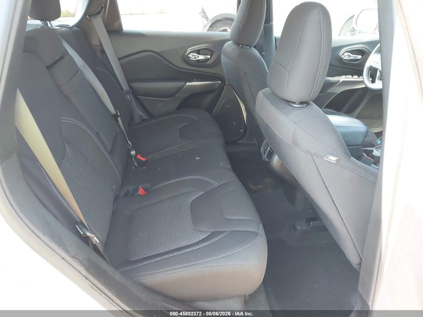 2019 JEEP CHEROKEE auction photo 8