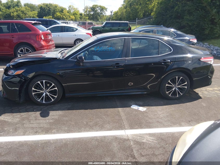 TOYOTA CAMRY - zdjęcie 14
