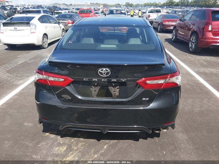 TOYOTA CAMRY - zdjęcie 16
