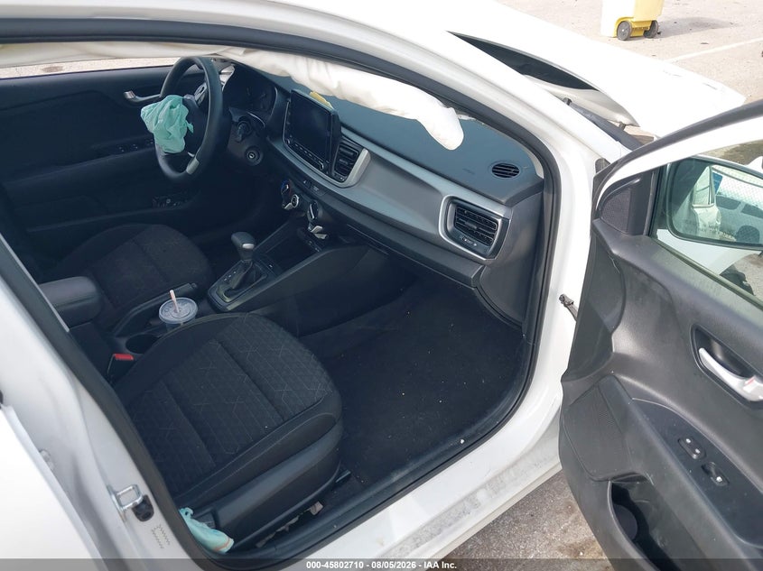 2021 KIA RIO S · Фото 5