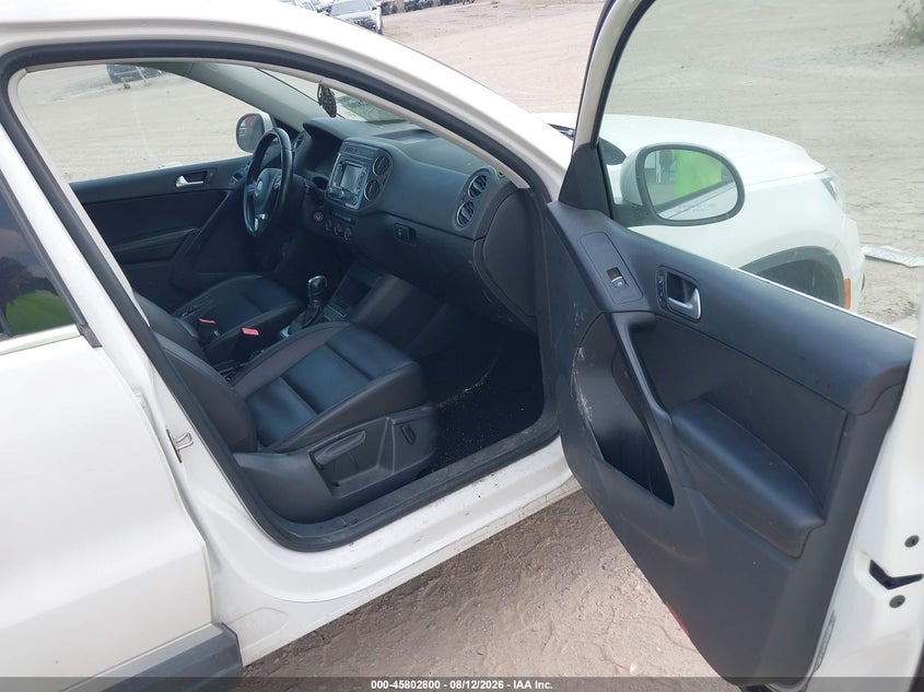 2013 VOLKSWAGEN TIGUAN auction photo 5