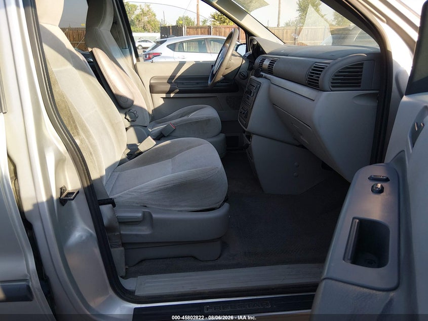 2004 FORD FREESTAR auction photo 5