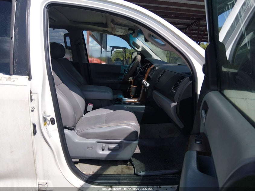 2010 TOYOTA SEQUOIA auction photo 5