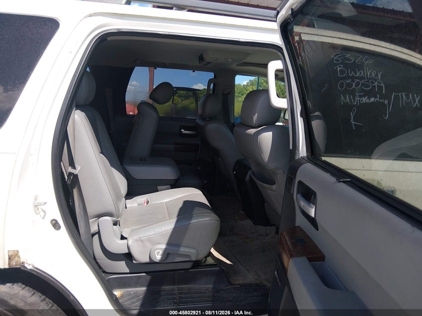 2010 TOYOTA SEQUOIA auction photo 8