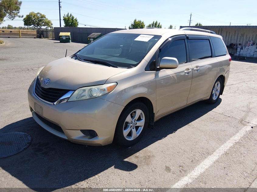 Vin: 5tdkk3dc2bs134842, lot: 46301828, toyota sienna le v6 20112