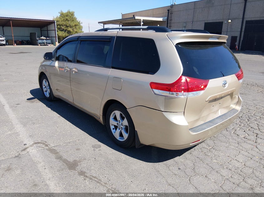 Vin: 5tdkk3dc2bs134842, lot: 46301828, toyota sienna le v6 20113