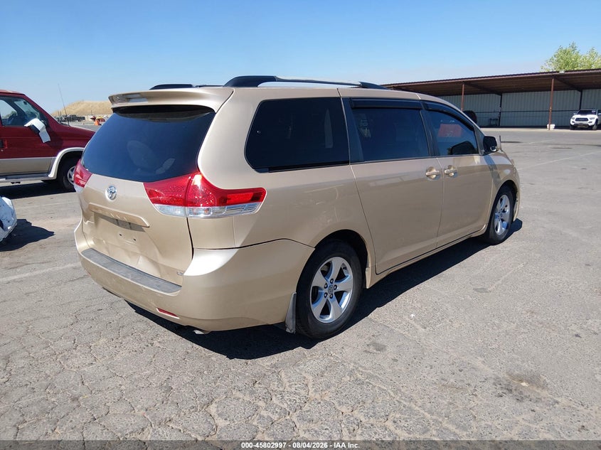 Vin: 5tdkk3dc2bs134842, lot: 46301828, toyota sienna le v6 20114