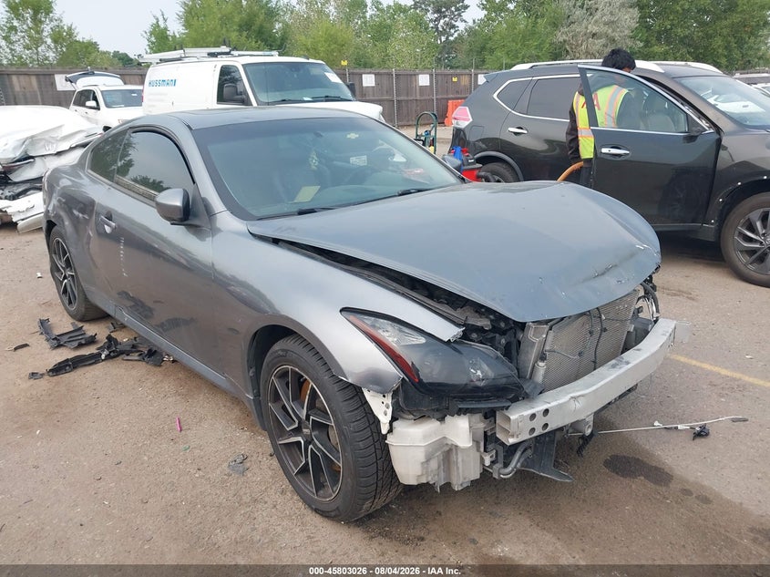 2011 INFINITI G37X — zdjęcie z aukcji