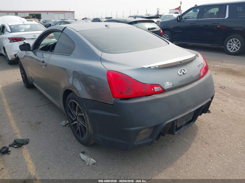 2011 INFINITI G37X — zdjęcie 3