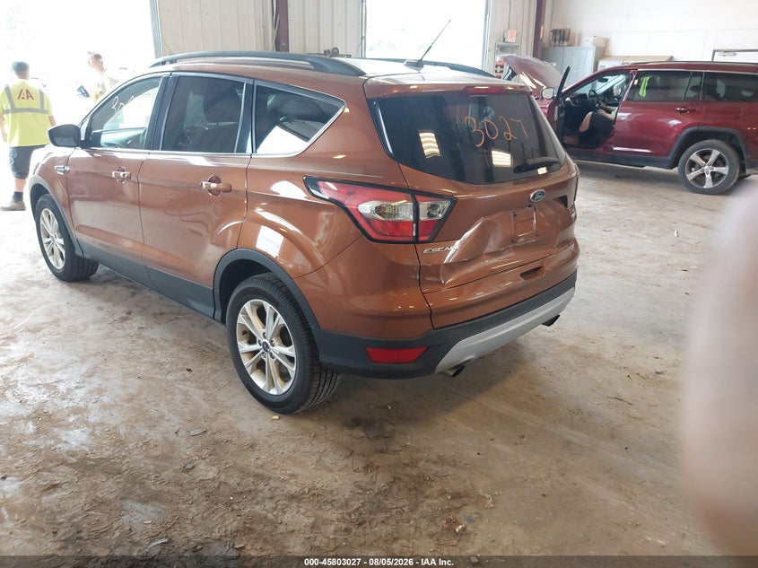 Vin: 1fmcu9gd7huc23893, lot: 46301858, ford escape se 20173