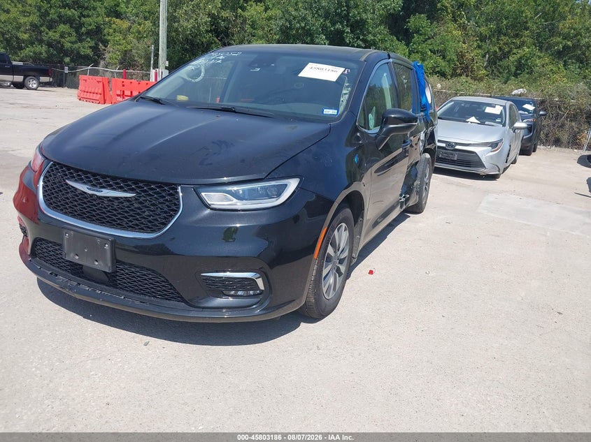 Vin: 2c4rc1l70pr603947, lot: 46302017, chrysler pacifica hybrid touring l 20232