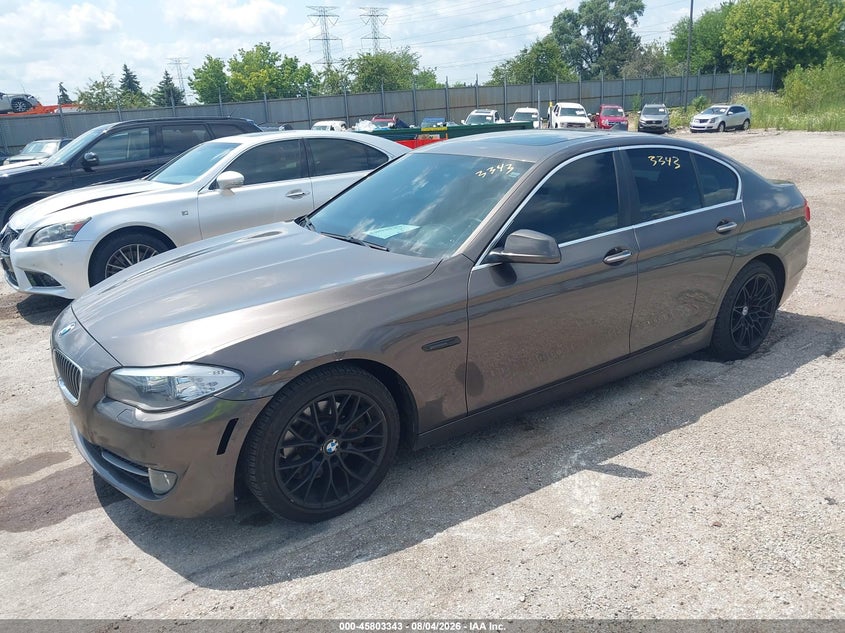 2013 BMW 5er, Normal Wear & Tear, IAAI, VIN WBAXH5C51DD111499 — photo 2