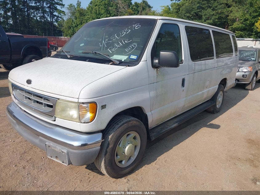 2002 Ford Econoline, Обычный износ, IAAI, VIN 1FBSS31S52HA53774 — фото 2