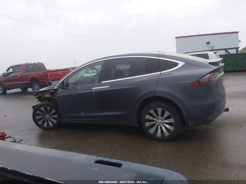 TESLA MODEL X - zdjęcie 14