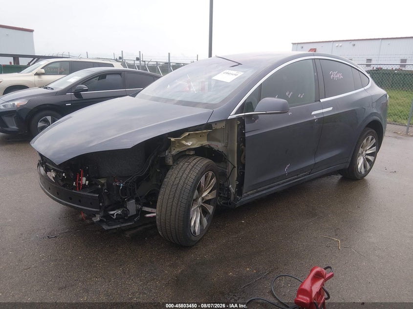 TESLA MODEL X - zdjęcie 2