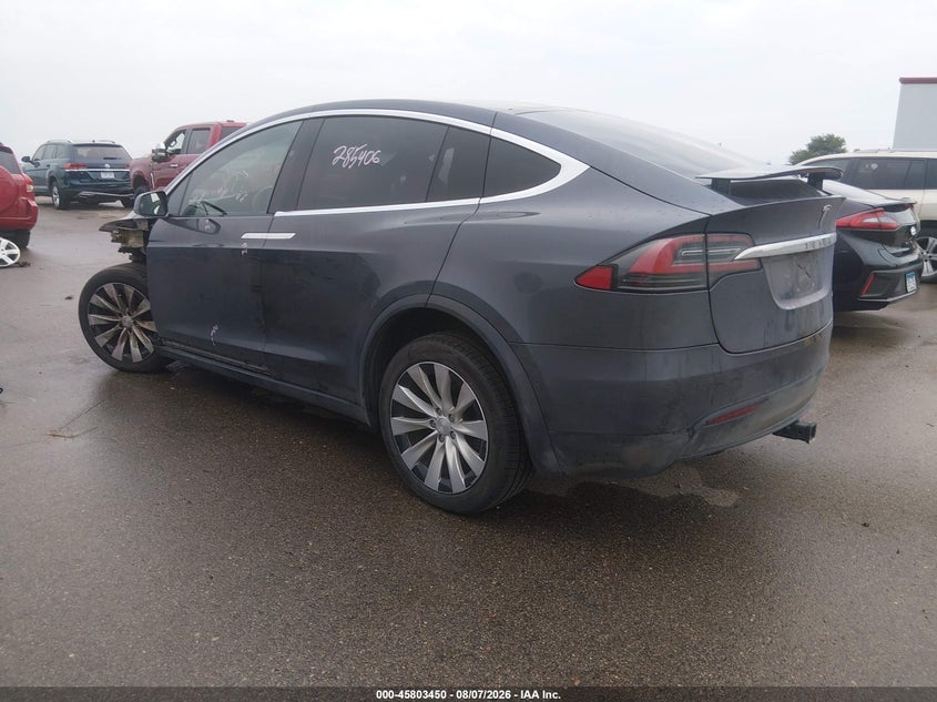 TESLA MODEL X - zdjęcie 3