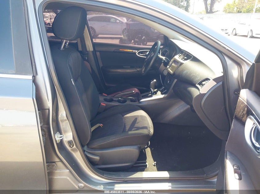 2019 NISSAN SENTRA SV · Фото 5