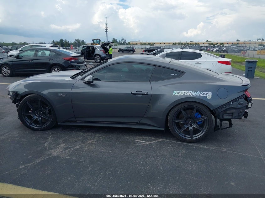 FORD MUSTANG - zdjęcie 15