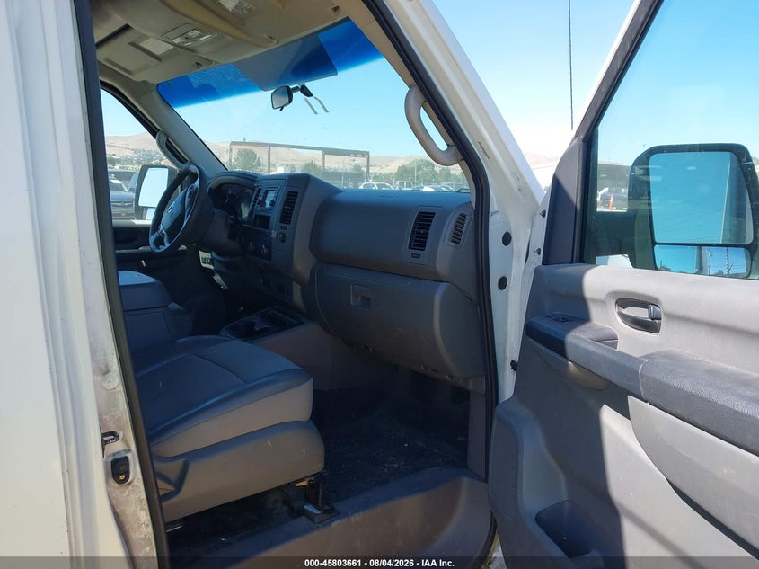 2013 NISSAN NV CARGO NV2500 HD auction photo 5