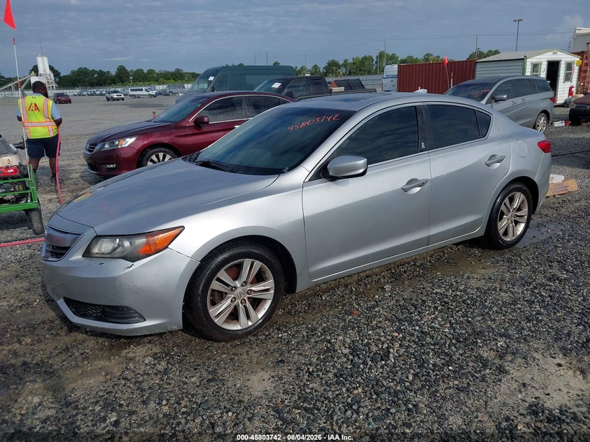 2013 Acura ILX, Normal Wear & Tear, IAAI, VIN 19VDE1F30DE010088 — photo 2