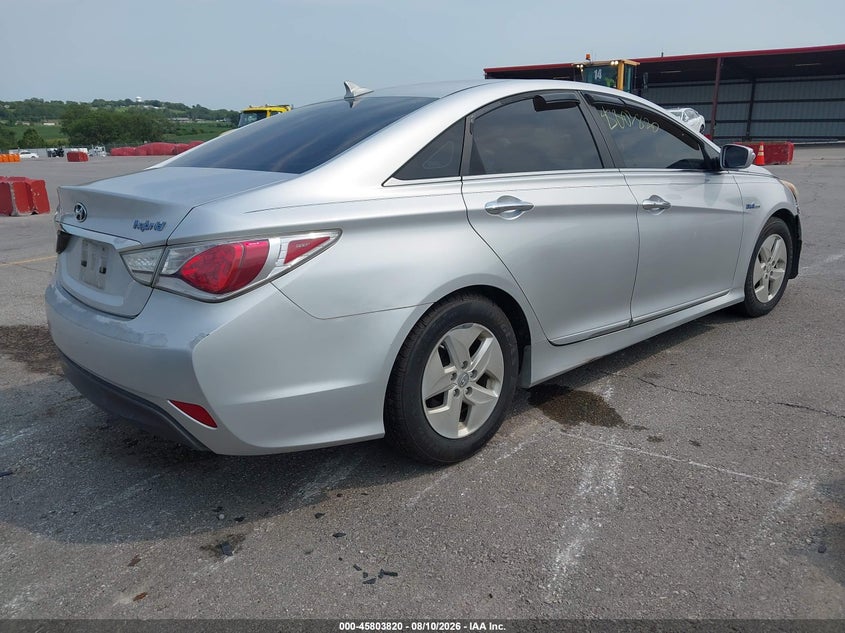 2011 HYUNDAI SONATA HYBRID auction photo 4