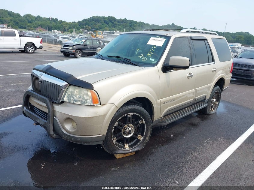 2004 LINCOLN NAVIGATOR auction photo 2
