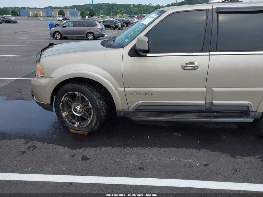 2004 LINCOLN NAVIGATOR auction photo 6