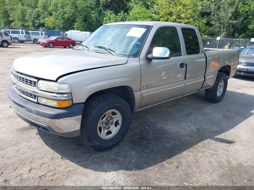 1999 Chevrolet Silverado, Normal Wear & Tear, IAAI, VIN 2GCEK19T6X1262185 — photo 2